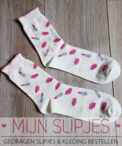 Erg leuke sokken met kuslipjes en lipstick