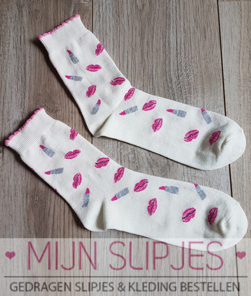 Erg leuke sokken met kuslipjes en lipstick