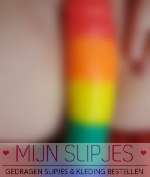 Met mijn nieuwe dildo spelen foto's