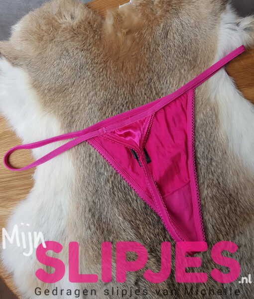 Satijnen roze string lekker gedragen door mij - Afbeelding 2
