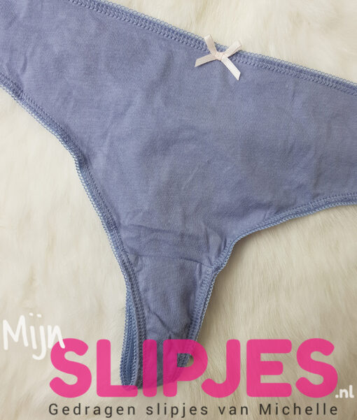 Mijn string in een blauwe kleur lekker gedragen - Afbeelding 2